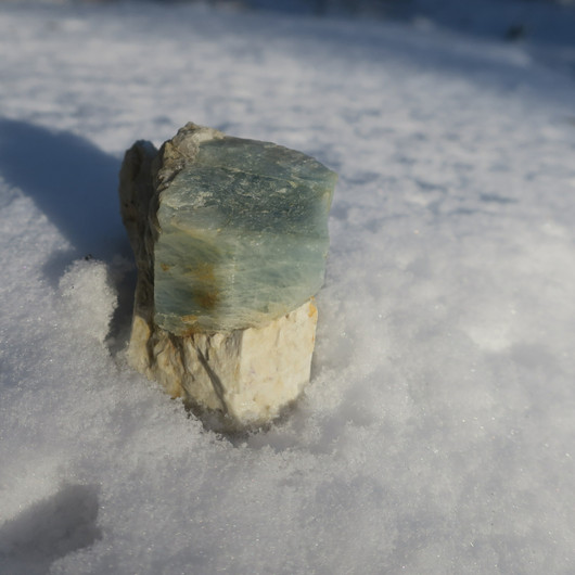Topaasi sininen ja natrimaasälpä 158g 50x50x35mm Viitaniemi Suomi Hi17