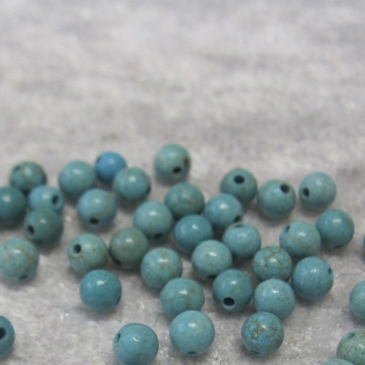 Magnesiitti turkoosivärjätty 4mm vihertävä irtohelmi