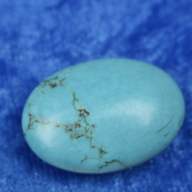 Magnesiitti turkoosivärjätty ovaali 25x18x10mm irtohelmi