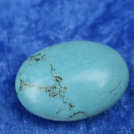 Magnesiitti turkoosivärjätty ovaali 25x18x10mm irtohelmi