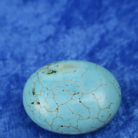 Magnesiitti turkoosivärjätty ovaali  25x20x12mm irtohelmi