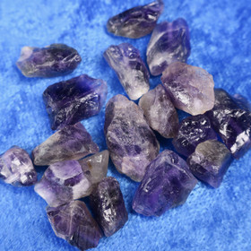 Ametisti tumma violetti raakakivi n. 10-12mm irtohelmi