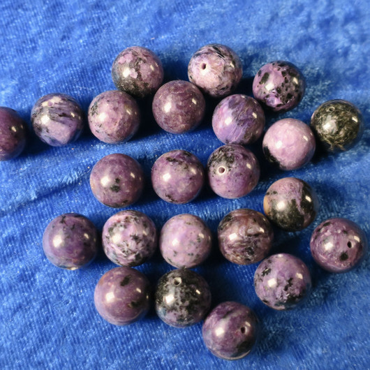 Tsharoiitti pyöreä 10mm irtohelmi