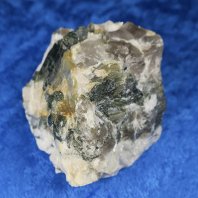 Pegmatiitti vihreä turmaliini ym. 149g Hi158