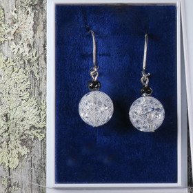 Korvakorut vuorikide särötetty 10mm ja hematiitti 