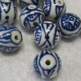 Keramiikkahelmi sinivalkoinen kuvio 12mm  irtohelmi