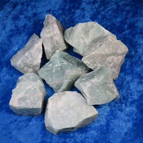 Aventuriini vihreä raaka. Luosto Suomi. Valitse koko 1-90g Hi149 