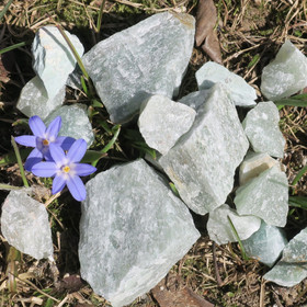 Aventuriini vihreä raaka Intia. Valitse koko 5-90g