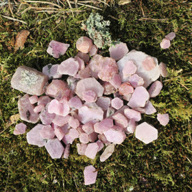 Rubiini raaka korundikide Suomi. Valitse koko 1-20g  Hi161 