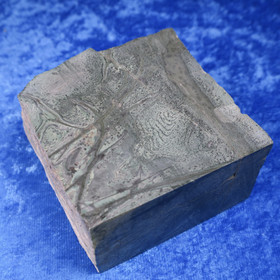 Tinguaiitti 458g  74x66x32mm Hi109 