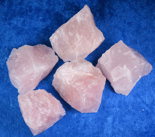 Ruusukvartsi raaka A-laatu Brasilia. Valitse koko 1-60g