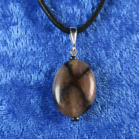 Riipus kiastoliitti ristikivi, siro malli  Ki35