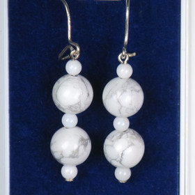 Korvakorut magnesiitti valkoinen 48484mm välihelmet akaattia