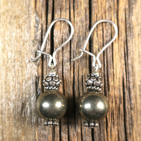 Korvakorut pyriitti 8mm hopeasomistein PYR8