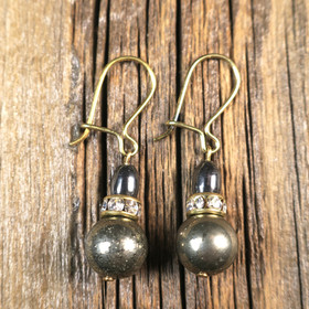 Korvakorut pyriitti 8mm, zirkonirengas, hematiitti PYR1k