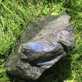 Spektroliitti raaka 3,3kg 20x18x9cm Ylämaa Suomi Hi53. Ks. video