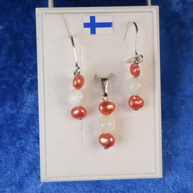 Korusetti korvakorut ja riipus helmiäinen ja helmiä. HELMIINA1 Valitse