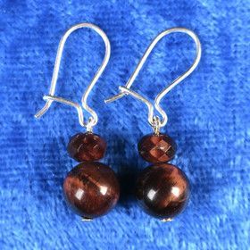 Korvakorut häränsilmä viistehiottu ja 8mm