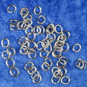 Liitosrengas avolenkki ovaali 4x5mm hopeanvärinen. Myyntierä 10 kpl