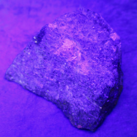 Rubiinifuksiitti raaka 159g B Kittilä Suomi. Hi167