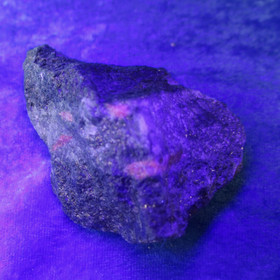 Rubiinifuksiitti raaka 228g  Kittilä Suomi. Hi167