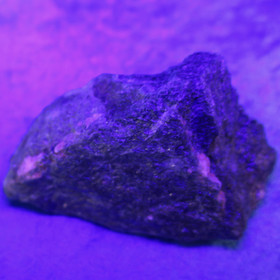 Rubiinifuksiitti raaka 259g  Kittilä Suomi. Hi167