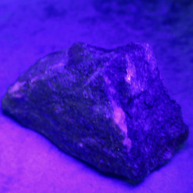 Rubiinifuksiitti raaka 259g  Kittilä Suomi. Hi167