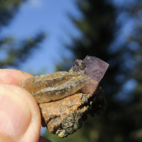 Savukvartsi, biotiitti, kalimaasälpä, fluoriitti 6g Hi171