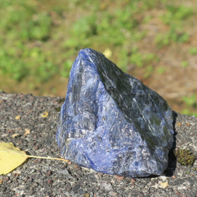 Sodaliitti extra, tummansininen 94g raaka Hi69