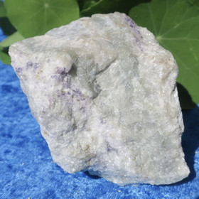 Fluoriitti kalsiitti ja apatiitti raaka 347g  Parainen Hi171