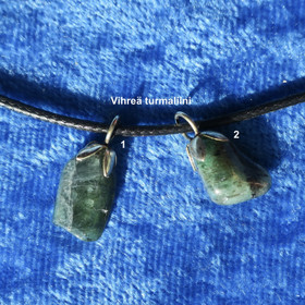 Riipus rumpuhiottu verdeliitti vihreä elbaiitti turmaliini