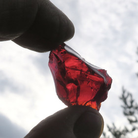 Raakalasi 10g kirkkaanpunainen  nro77