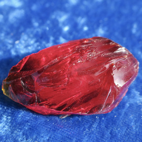 Raakalasi 18g kirkkaanpunainen nro67