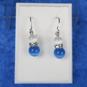 Korvakorut kissansilmälasi taivaansininen, valkoinen zirkonikoristein