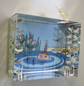 Magneetti Pikku Myy koristeellisessa metallikehikossa