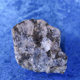 Larvikiitti raaka 52g Larvik Norja. Hi117 