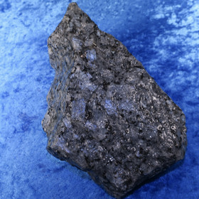 Larvikiitti raaka 1275g Larvik Norja. Hi117 