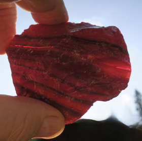 Raakalasi väriä vaihtava punamusta raidallinen 136g nro7