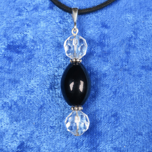 Riipus soikea onyksi ja vuorikide onyxD