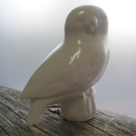 Pöllö, korkeus 15cm, keramiikkaa