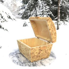 Kataja aarrearkku kaarevalla saranakannella