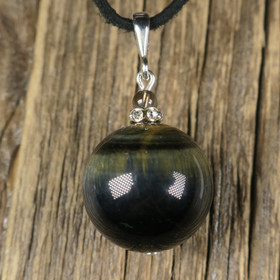 Riipus haukansilmä ja savukvartsi, zirkonikoristein FFX