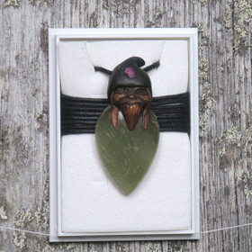 Riipus vihreä maasälpä pisara piksihahmo rubiini hatussa pix67