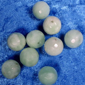 Prehniitti vihreä 14mm viistehiottu irtohelmi