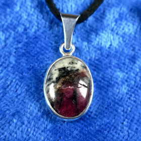 Hopeariipus eudialyytti ovaali pieni  EUD7