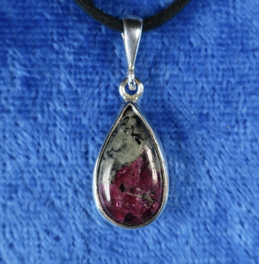 Hopeariipus eudialyytti pieni pisara EUD10