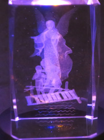 Kristallikuutio 6cm suojelusenkeli ja lapset sillalla