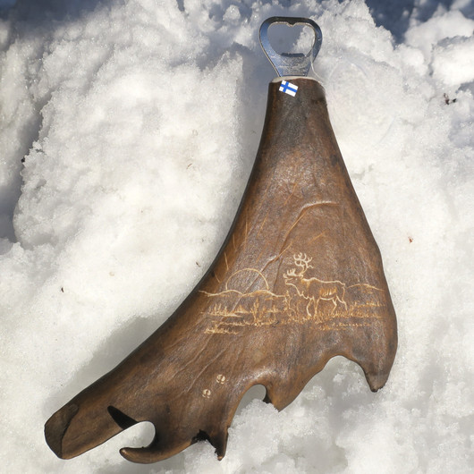 Pullonavaaja poronsarveen kaiverrettu kuvia, iso latva nro7