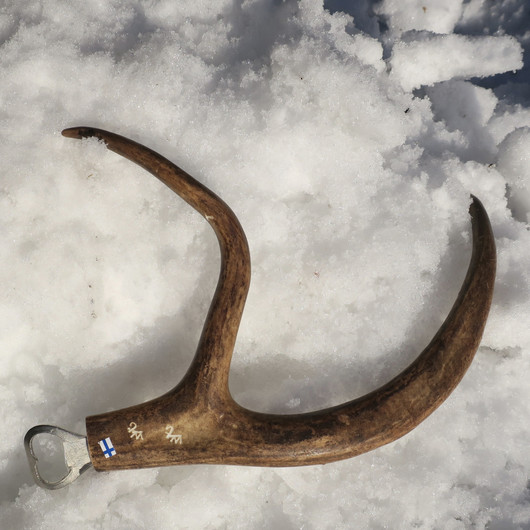 Pullonavaaja poronsarvi kaiverrettu nro6