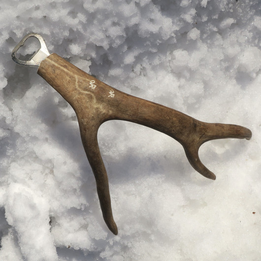 Pullonavaaja poronsarvi kaiverrettu nro2